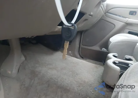 2005 Chevrolet Silverado 1500 Z71 z USA, uszkodzony, nr VIN 1GCEK19B35E121805